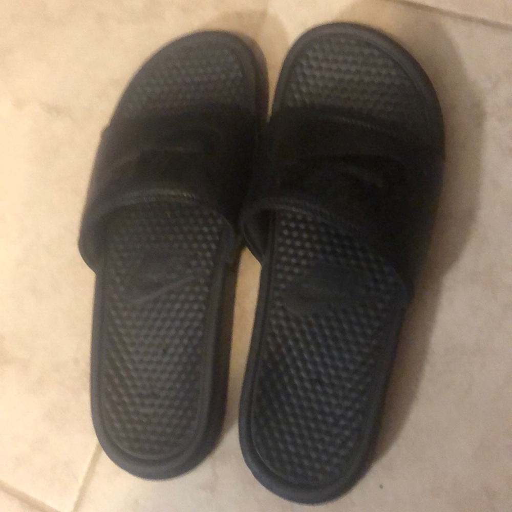 100% Authentic Size 10 Nike Mens Slides